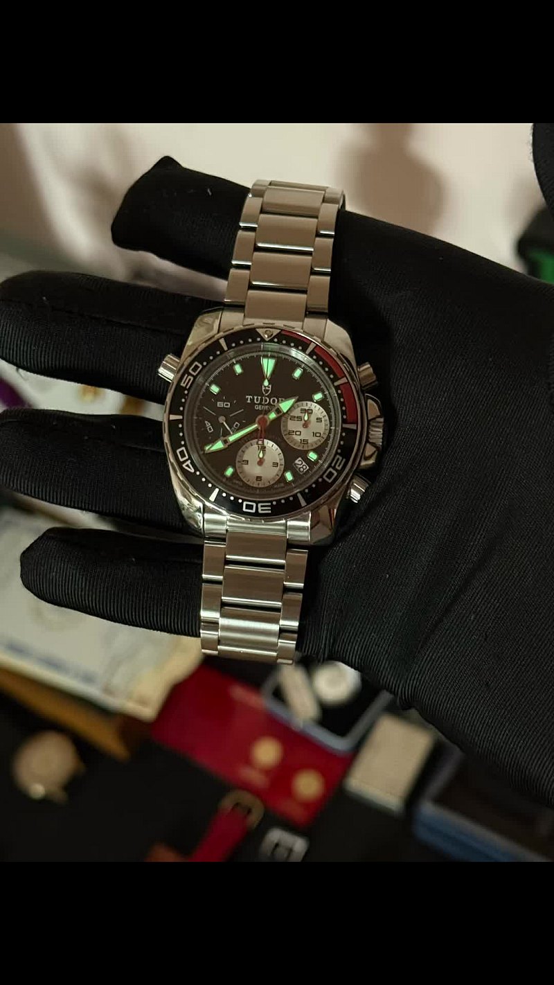 Cadru din clipul Timpul se schimbă, caracterul rămâne. Oțel pur, precizie și zero compromisuri. Tudor Hydronaut II Chrono ✨ 🦀🐋⚓️🐬🪼 #tudor #hydronaut2 #deep #ocean #watch